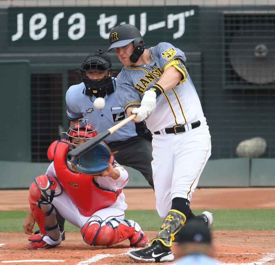 　３回、左越えへ２ランを放つサンズ（撮影・田中太一）