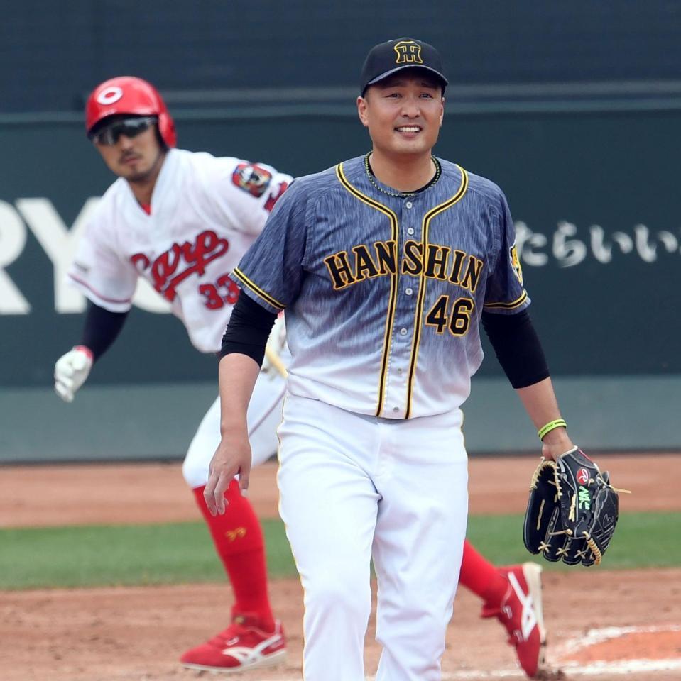 　３回、菊池涼に適時打を許す秋山（撮影・田中太一）