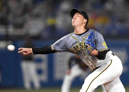 安定した投球を見せた青柳は８回無失点で８勝目を挙げた　