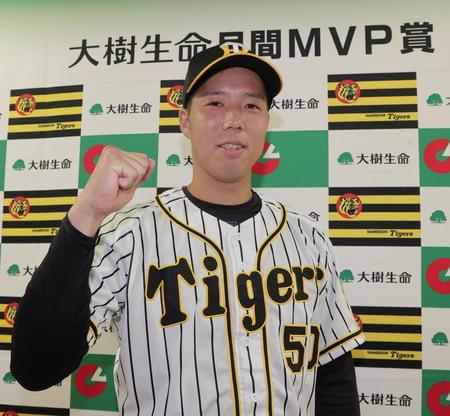 　６月度月間ＭＶＰに輝いた阪神・青柳（代表撮影）