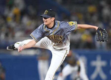 　粘りの投球を見せる二保（撮影・金田祐二）