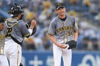 　１回、ヤクルト打線につかまる二保（撮影・金田祐二）