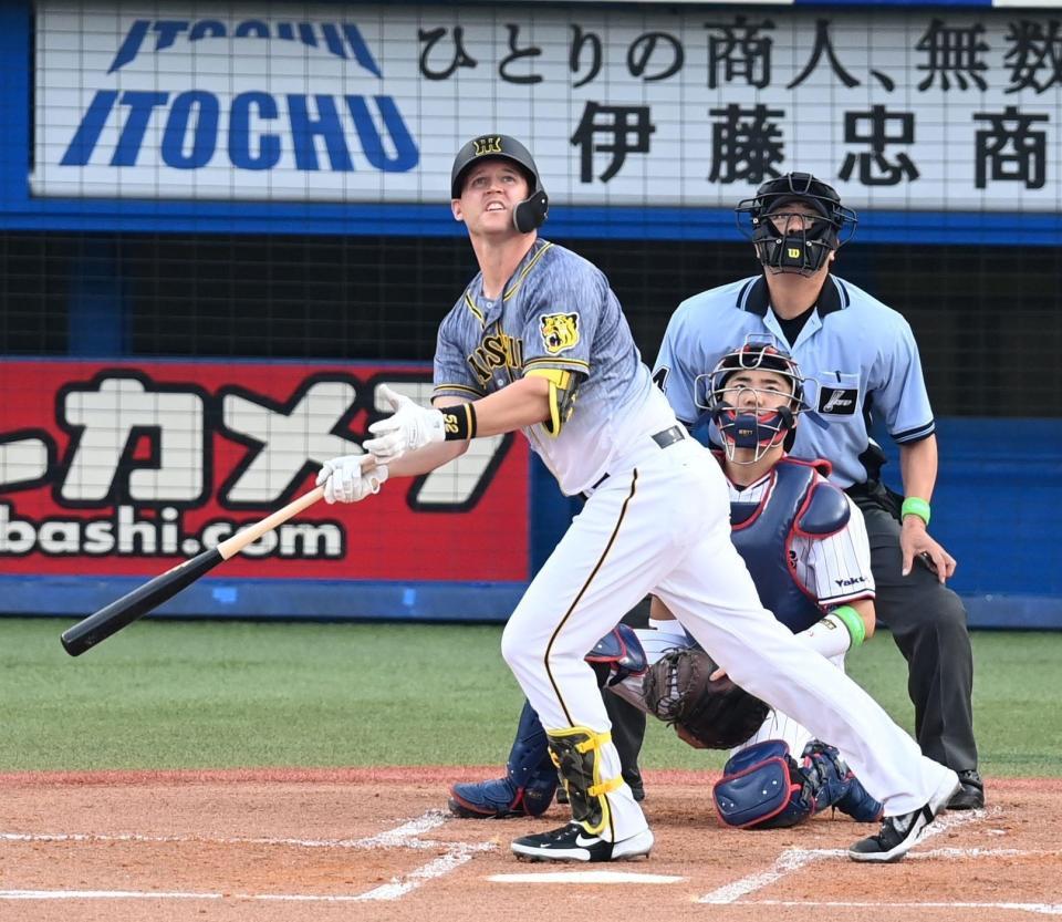 　１回、先制２ランを放つサンズ（撮影・高石航平）