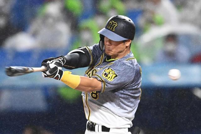 阪神・佐藤輝 新人歴代2位114三振 この悔しさG倒&新人左打者最多弾で晴らす