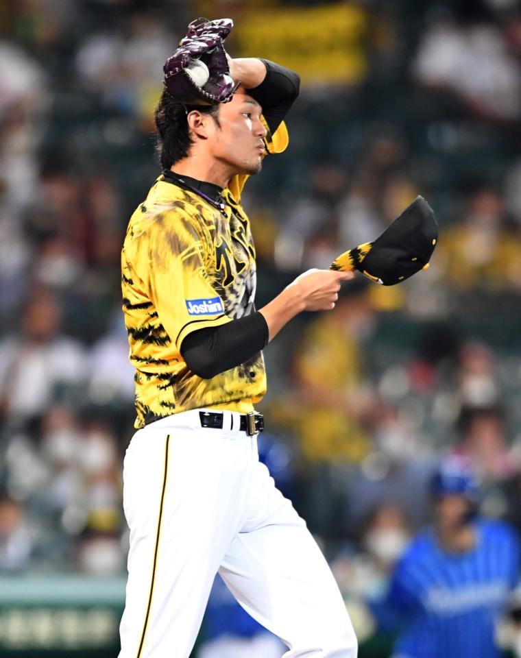 ８回、宮崎に適時二塁打を浴びた藤浪（撮影・北村雅宏）