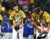 ＤｅＮＡに連敗し前半戦を終えた矢野監督＝甲子園（撮影・田中太一）