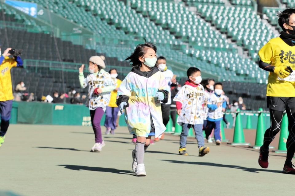 今年１月に行われた「甲子園エンジョイラン」（球団提供）