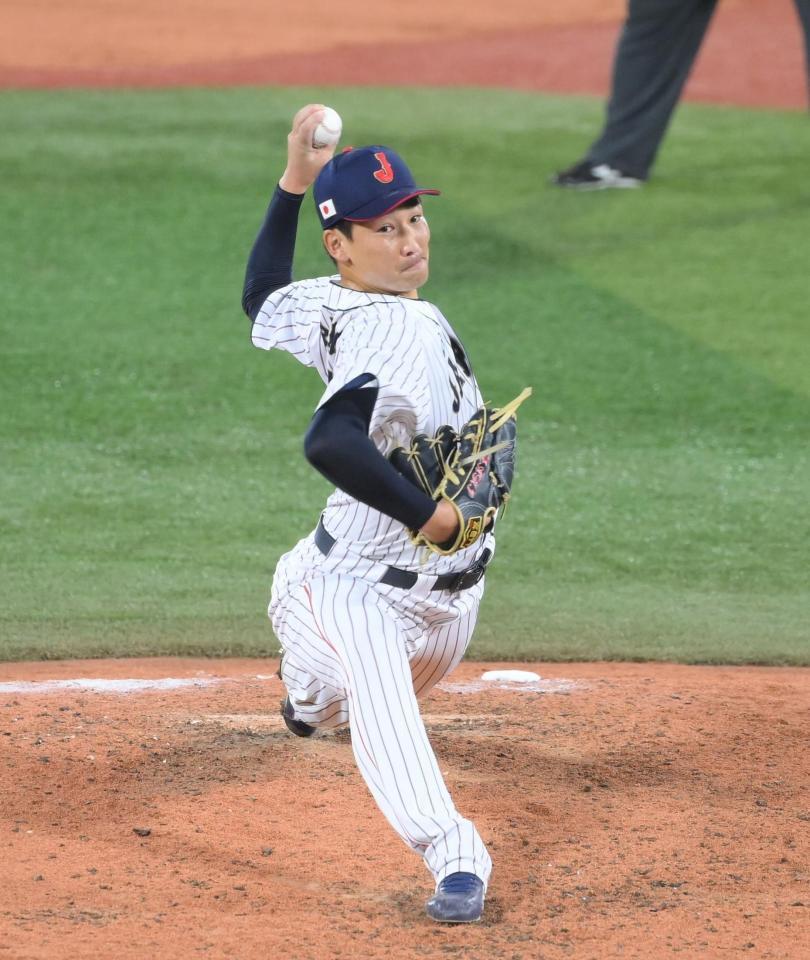　７回途中から登板した岩崎