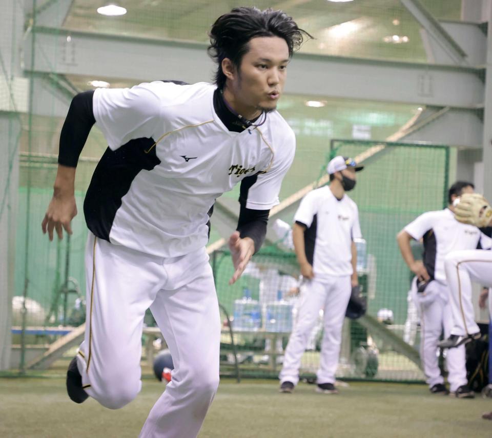 　１０日のスライド登板に向けて走り込む藤浪（球団提供）