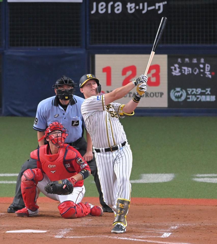 　４回、３ランを放つサンズ（撮影・高部洋祐）