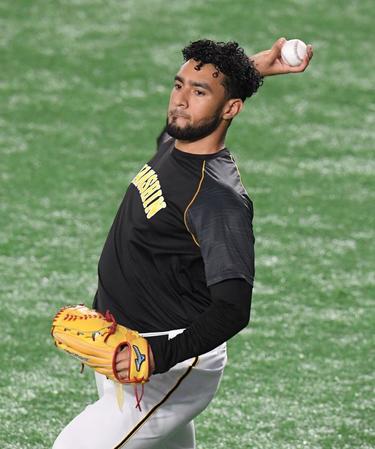 　合流したスアレス（撮影・金田祐二）