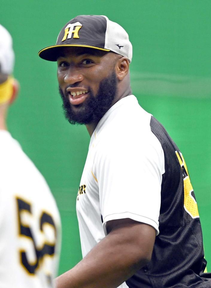 　全力プレーで１軍生き残りを誓ったロハス