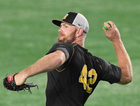 　登録抹消のエドワーズ（撮影・金田祐二）