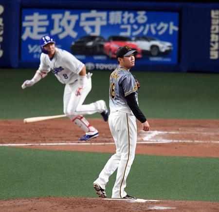 　２回、西勇は大島に適時二塁打を許す