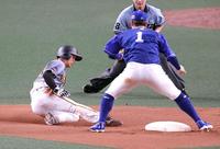 ４回、盗塁を決める島田＝バンテリンドームナゴヤ（撮影・山口登）