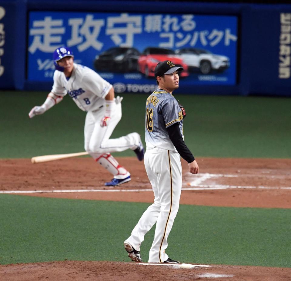 　２回、西勇は大島に適時二塁打を許す