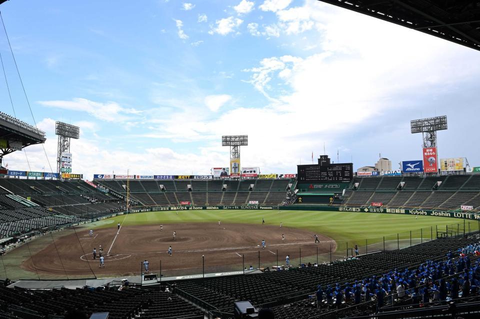 　晴天の中、行われる全国高校野球選手権大会７日目