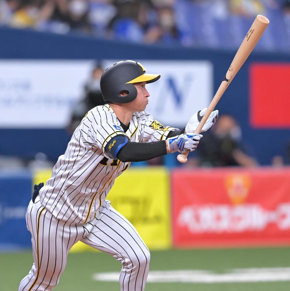 ３回、ソロを放つ近本（撮影・高部洋祐）