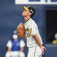 ２回、ＤｅＮＡ・大貫晋一に先制打を許す阪神・伊藤将司＝京セラドーム大阪（撮影・田中太一）