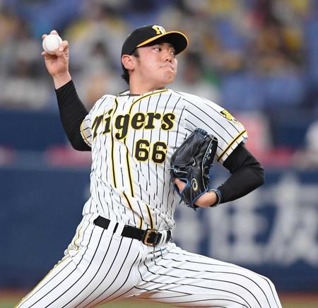 　７回を無失点に抑える小川