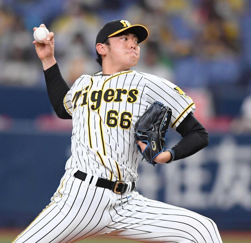 　７回を無失点に抑える小川