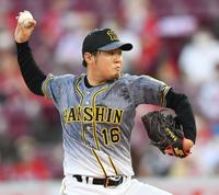 先発し、力投する西勇（撮影・田中太一）