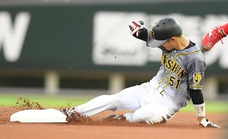 　１回、二盗を決める中野