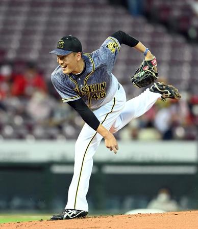 先発し力投する阪神・秋山拓巳＝マツダスタジアム（撮影・山口登）