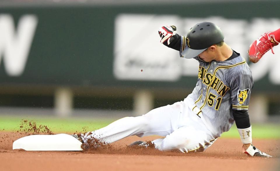 　１回、二盗を決める中野