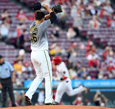 　１回、秋山は鈴木誠に先制２ランを許す