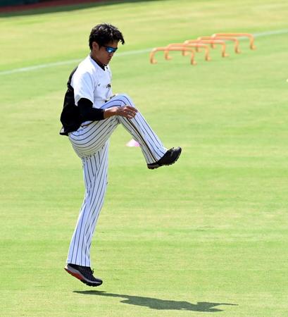 　アップをする藤浪（撮影・山口登）