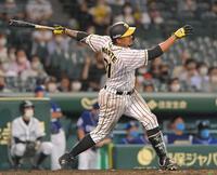 　５回、満塁で走者一掃の同点二塁打を放つマルテ（撮影・高部洋祐）