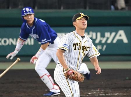 　４回、大島に先制適時打を許す伊藤将（撮影・田中太一）
