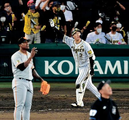 ９回、大山は左越えにサヨナラ２ランを放つ（撮影・山口登）
