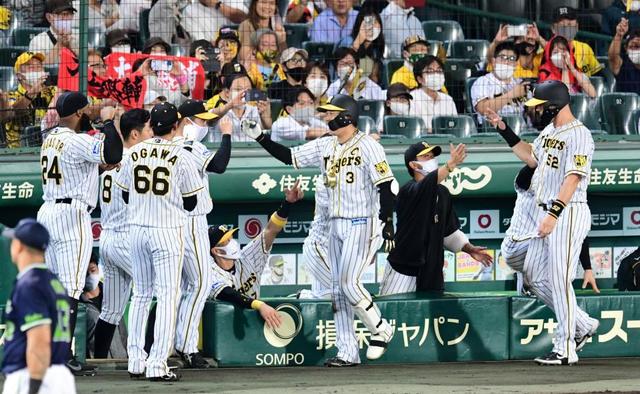 阪神 逆転勝ちで２位巨人に２・５差 大山Ｖ弾＆ロハス代打同点弾