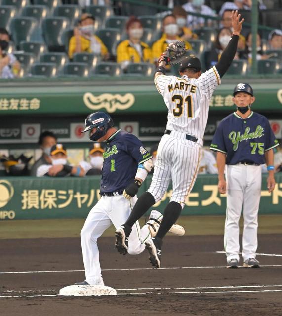 阪神 拙守連発 大山が サンズが 近本が 初回いきなり５失点 ９戦連続先制許す 阪神タイガース デイリースポーツ Online