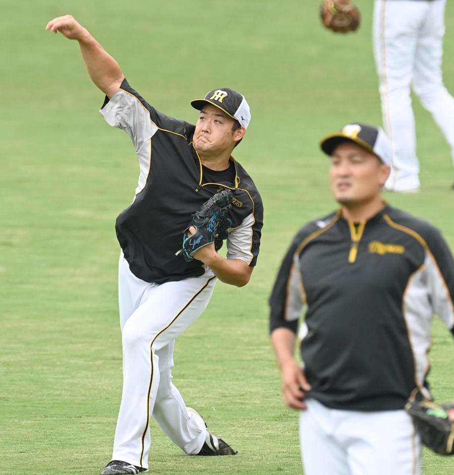 　キャッチボールする斎藤（撮影・飯室逸平）