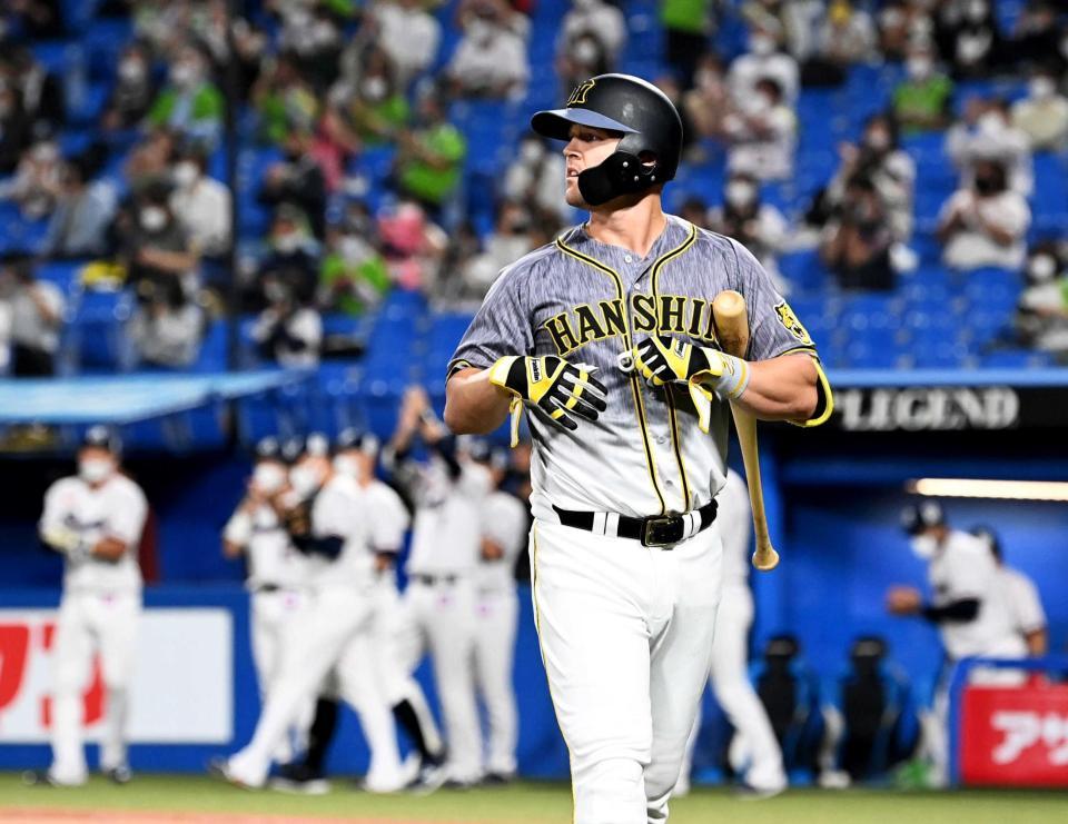 　８回、満塁の好機で空振り三振に倒れたサンズ