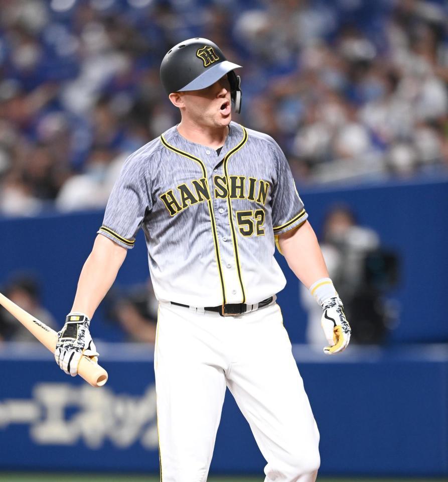 ８回、見逃し三振に倒れ悔しがるサンズ（撮影・飯室逸平）