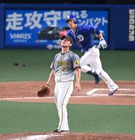 ６回、伊藤将は堂上に同点犠飛を許す（撮影・山口登）