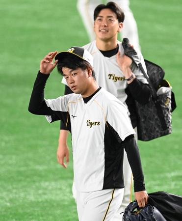 　先発の高橋（撮影・飯室逸平）