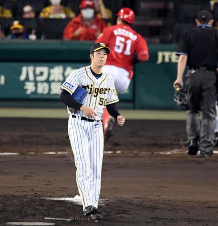 　３回、青柳は小園にソロを許す（撮影・山口登）