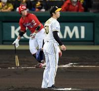 　１回、青柳は坂倉に先制適時二塁打を許す（撮影・山口登）