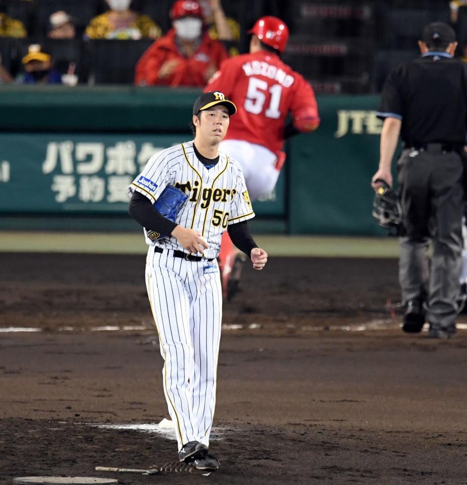 　３回、青柳は小園にソロを許す（撮影・山口登）