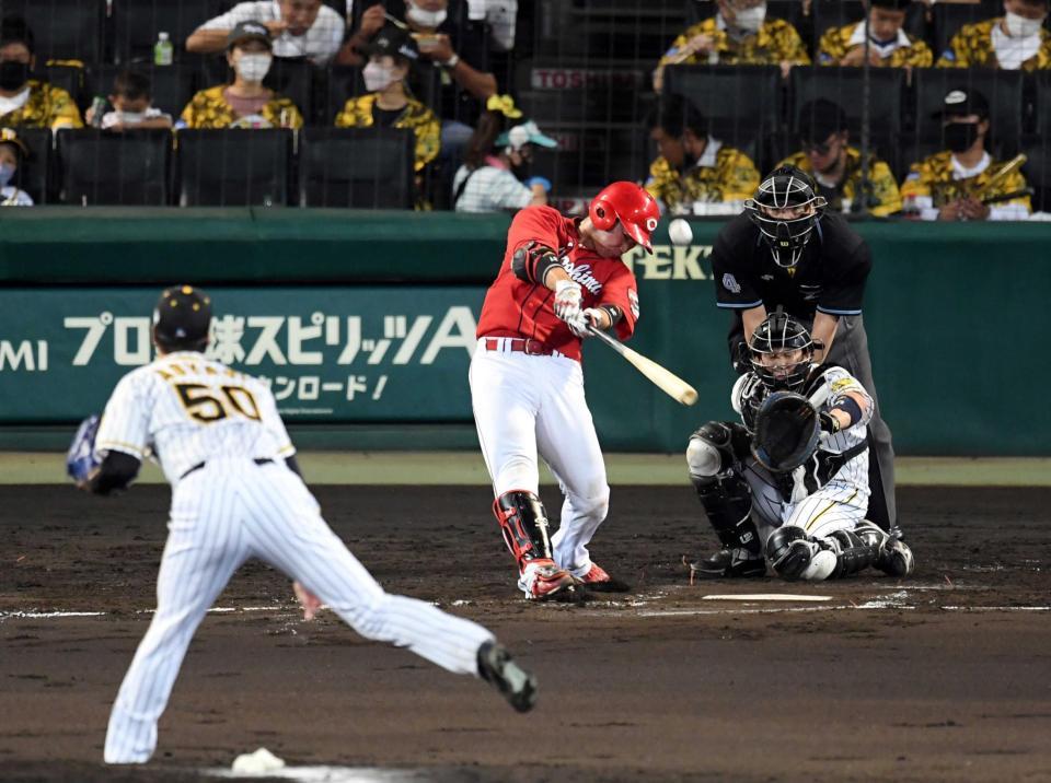 　４回、坂倉にバックスクリーン弾を献上した青柳