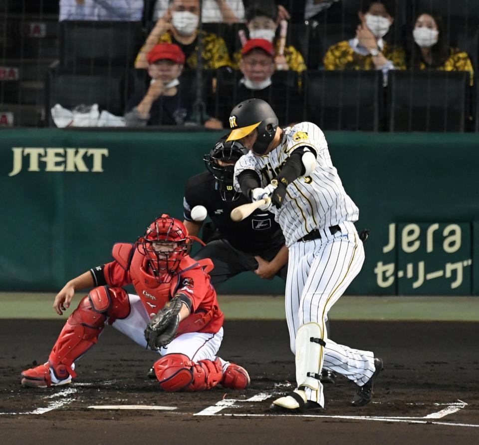 １回、大山は左前に先制適時打を放つ（撮影・山口登）