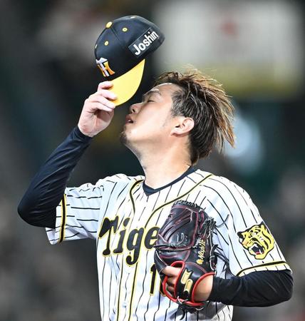 　７回途中で降板する西勇（撮影・飯室逸平）