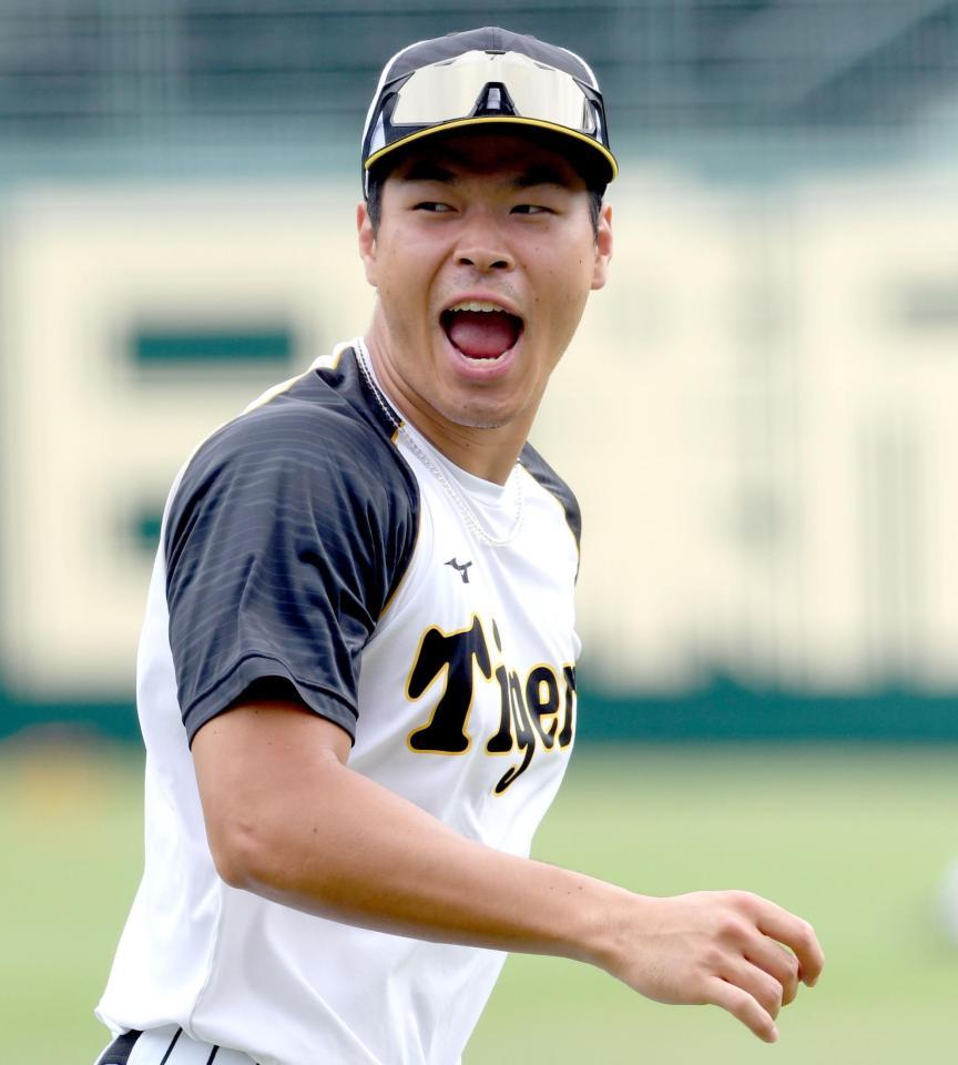 　練習で声を張り上げる佐藤輝（撮影・田中太一）