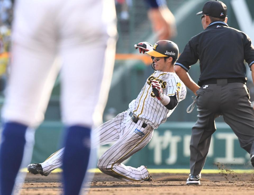 　８回、二盗を決める中野（撮影・北村雅宏）