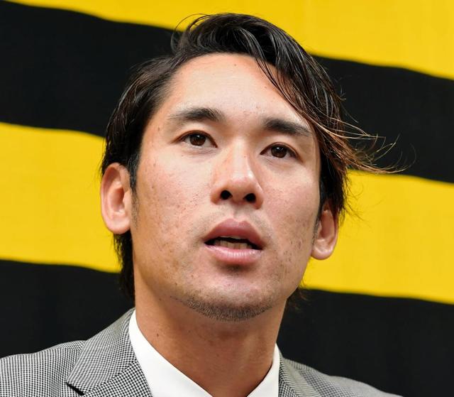 阪神タイガース　荒木郁也選手実使用キャップ 2015052801233-1200x800.jpg